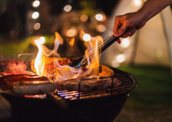 70 jaar Galgewei. Een feest, traditiegetrouw met een BBQ 70 jaar Galgewei. Een feest, traditiegetrouw met een BBQ